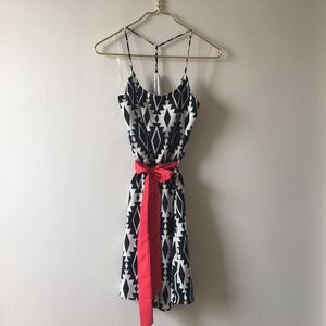 🌺4/$20 - Geometric Print Dress